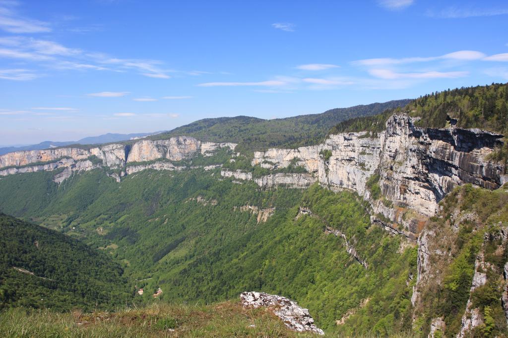Roulottes Au Pied Du Vercors Saint-Jean-en-Royans Dış mekan fotoğraf